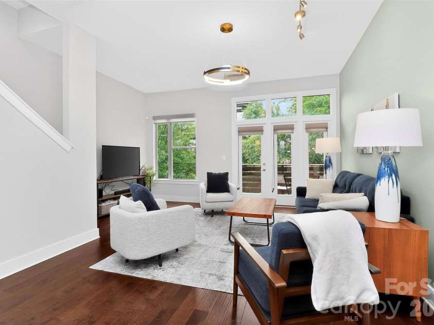 231 Doggett Street, Charlotte, NC 28203.  MLS# CAR4380904, YatesRealty ID 36121. 