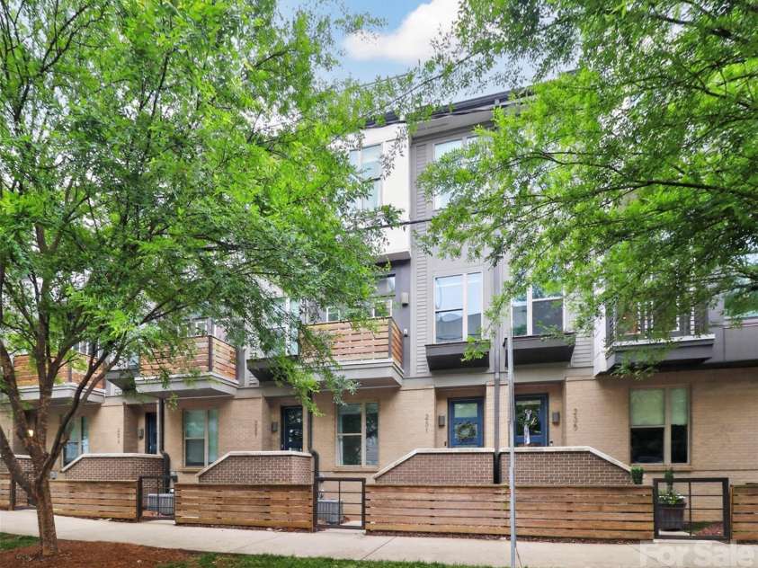 231 Doggett Street, Charlotte, NC 28203.  MLS# CAR4380904, YatesRealty ID 36121. 