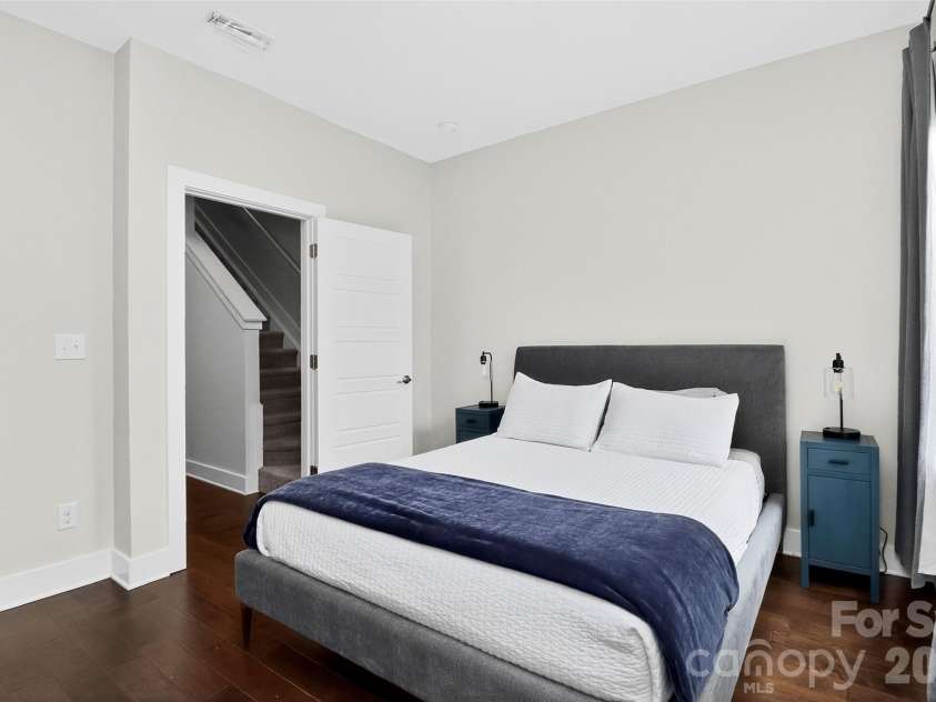 231 Doggett Street, Charlotte, NC 28203.  MLS# CAR4380904, YatesRealty ID 36121. Primary bedroom
