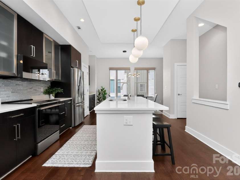 231 Doggett Street, Charlotte, NC 28203.  MLS# CAR4380904, YatesRealty ID 36121. Stunning kitchen