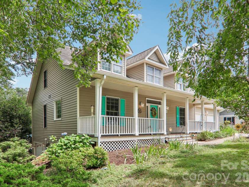 104 Meadow Lake Road, Asheville, NC 28803.  MLS# CAR4394074, YatesRealty ID 36123. 