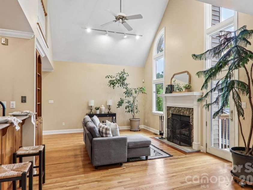 104 Meadow Lake Road, Asheville, NC 28803.  MLS# CAR4394074, YatesRealty ID 36123. 