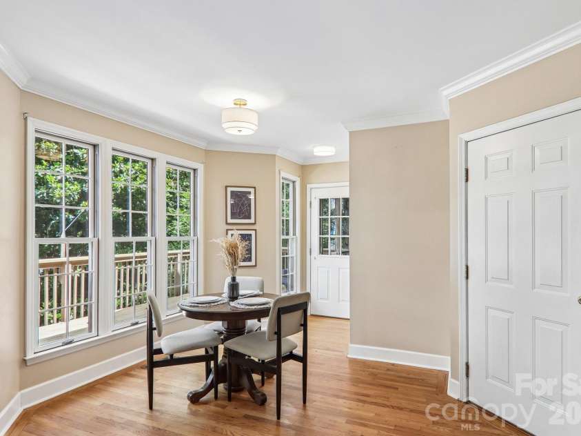 104 Meadow Lake Road, Asheville, NC 28803.  MLS# CAR4394074, YatesRealty ID 36123. 