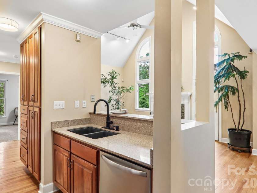 104 Meadow Lake Road, Asheville, NC 28803.  MLS# CAR4394074, YatesRealty ID 36123. 