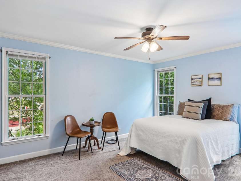 104 Meadow Lake Road, Asheville, NC 28803.  MLS# CAR4394074, YatesRealty ID 36123. 