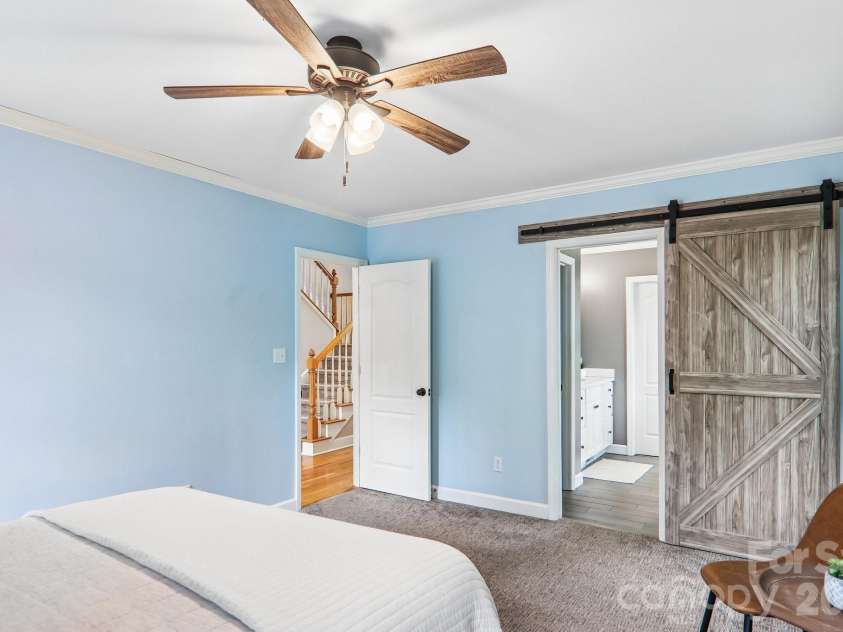 104 Meadow Lake Road, Asheville, NC 28803.  MLS# CAR4394074, YatesRealty ID 36123. 
