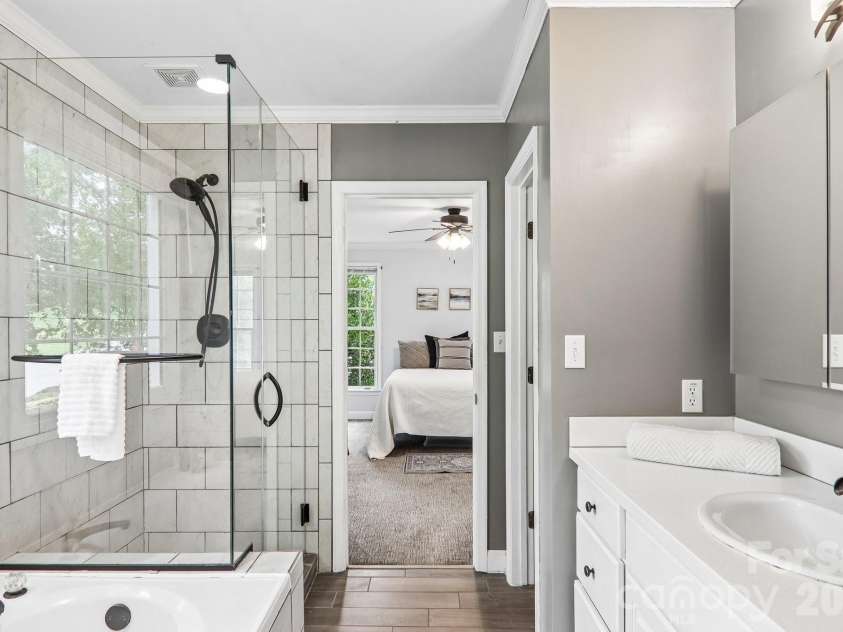 104 Meadow Lake Road, Asheville, NC 28803.  MLS# CAR4394074, YatesRealty ID 36123. 