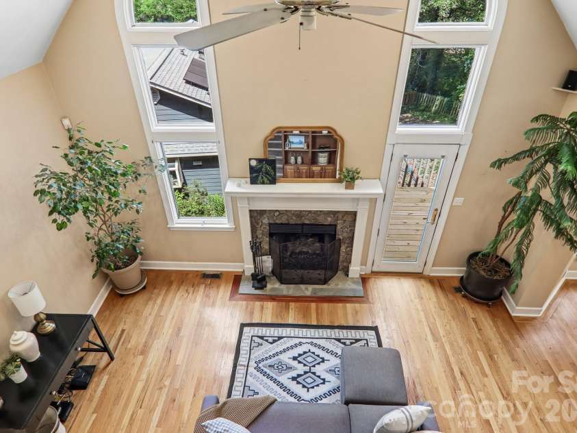 104 Meadow Lake Road, Asheville, NC 28803.  MLS# CAR4394074, YatesRealty ID 36123. 