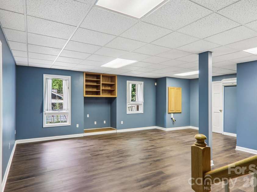 104 Meadow Lake Road, Asheville, NC 28803.  MLS# CAR4394074, YatesRealty ID 36123. 