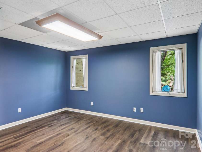 104 Meadow Lake Road, Asheville, NC 28803.  MLS# CAR4394074, YatesRealty ID 36123. 