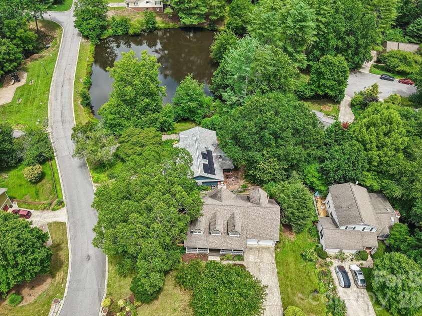 104 Meadow Lake Road, Asheville, NC 28803.  MLS# CAR4394074, YatesRealty ID 36123. 