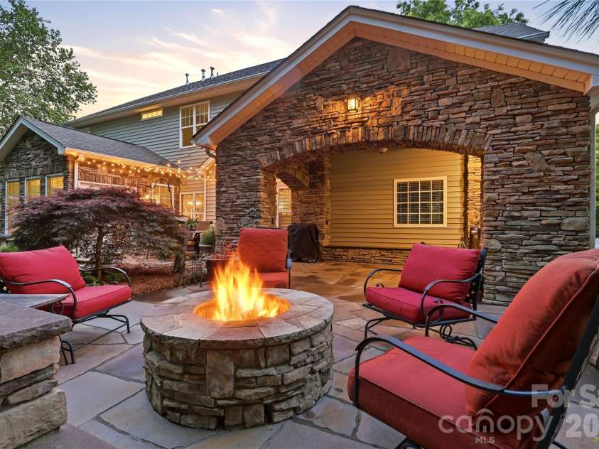 5009 Magna Lane, Indian Trail, NC 28079.  MLS# CAR4373848, YatesRealty ID 36125. 