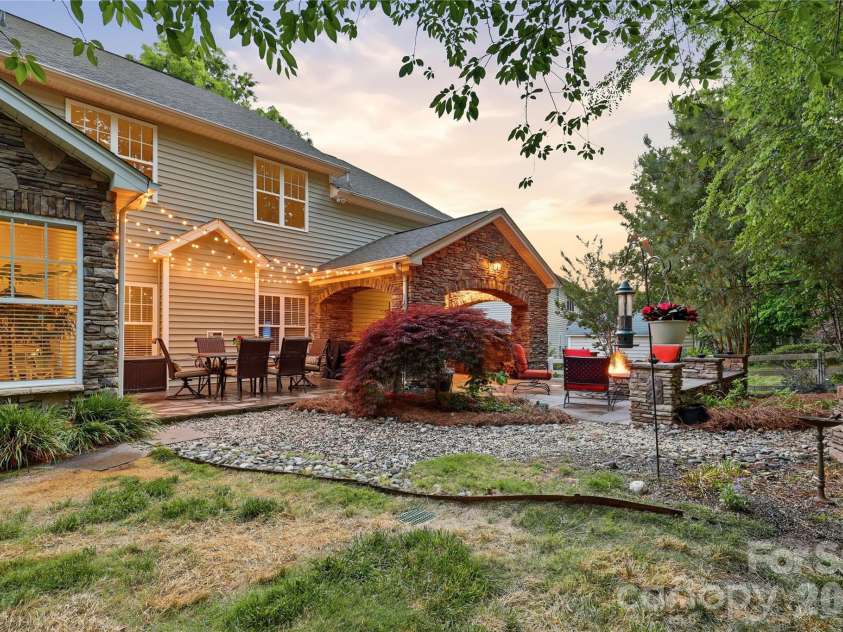 5009 Magna Lane, Indian Trail, NC 28079.  MLS# CAR4373848, YatesRealty ID 36125. 