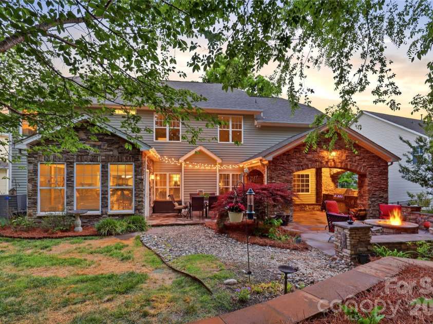 5009 Magna Lane, Indian Trail, NC 28079.  MLS# CAR4373848, YatesRealty ID 36125. 