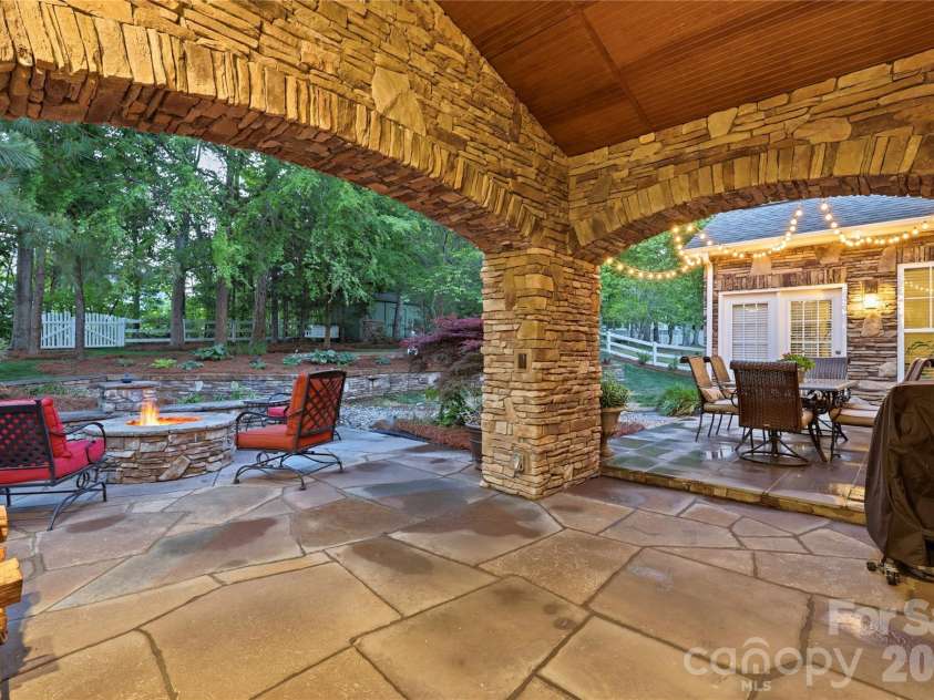 5009 Magna Lane, Indian Trail, NC 28079.  MLS# CAR4373848, YatesRealty ID 36125. 