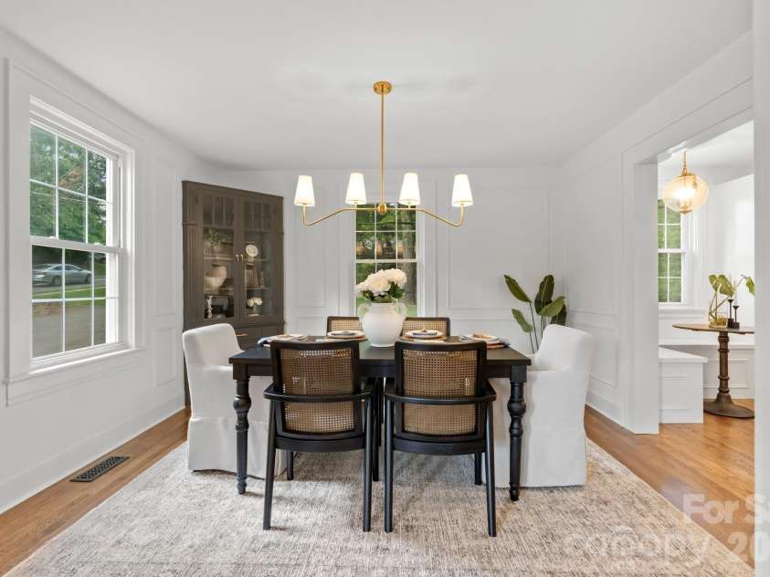 625 4th Street Drive, Hickory, NC 28601.  MLS# CAR4401185, YatesRealty ID 36126. 