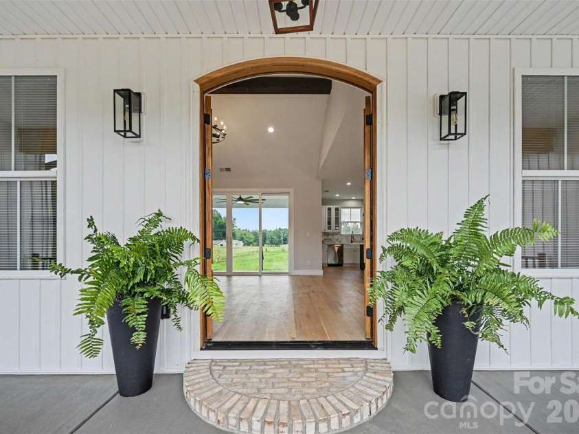 439 Hambright Road, Blacksburg, SC 29702.  MLS# CAR4400562, YatesRealty ID 36127. 