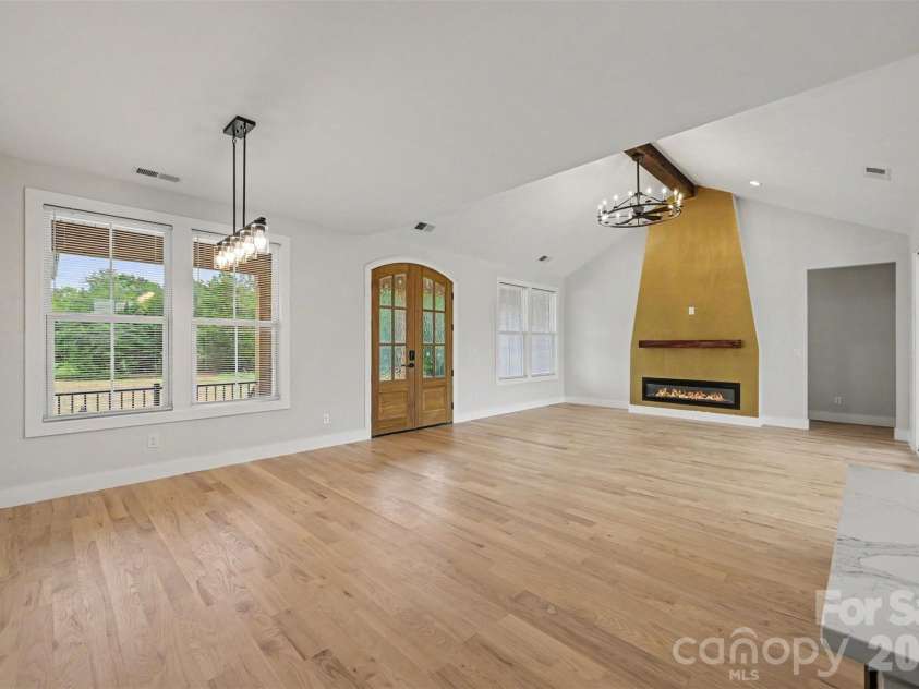 439 Hambright Road, Blacksburg, SC 29702.  MLS# CAR4400562, YatesRealty ID 36127. 