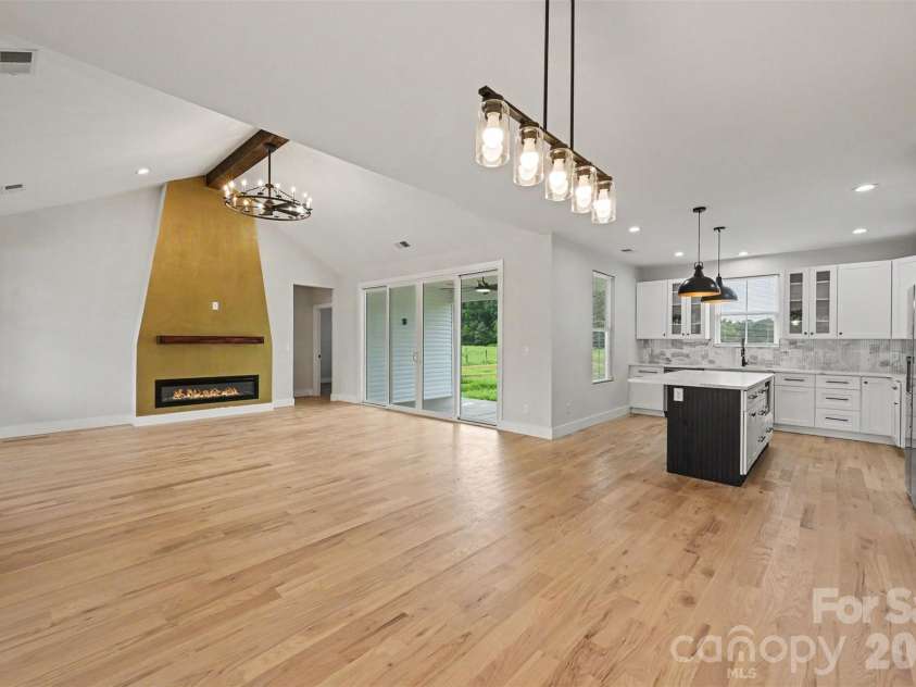 439 Hambright Road, Blacksburg, SC 29702.  MLS# CAR4400562, YatesRealty ID 36127. 