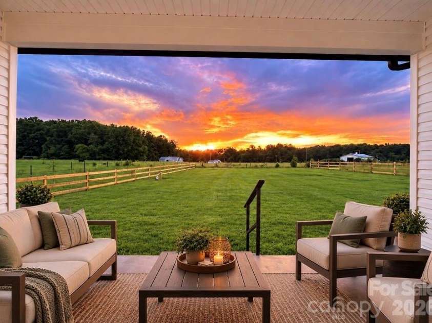 439 Hambright Road, Blacksburg, SC 29702.  MLS# CAR4400562, YatesRealty ID 36127. 