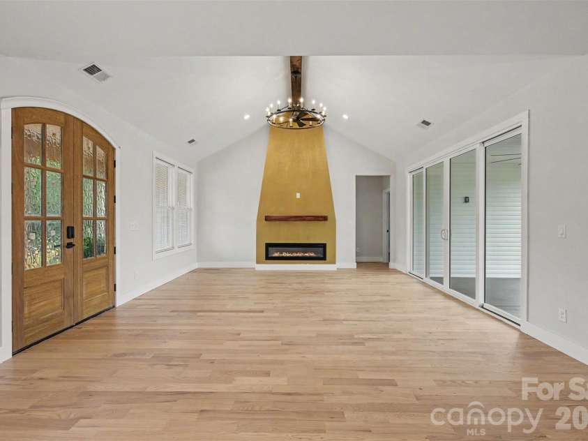 439 Hambright Road, Blacksburg, SC 29702.  MLS# CAR4400562, YatesRealty ID 36127. Virtualy staged