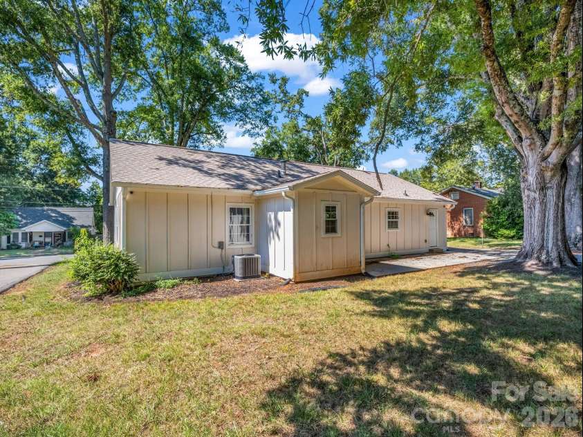 319 Arlington Street, Forest City, NC 28048.  MLS# CAR4402912, YatesRealty ID 36128. 