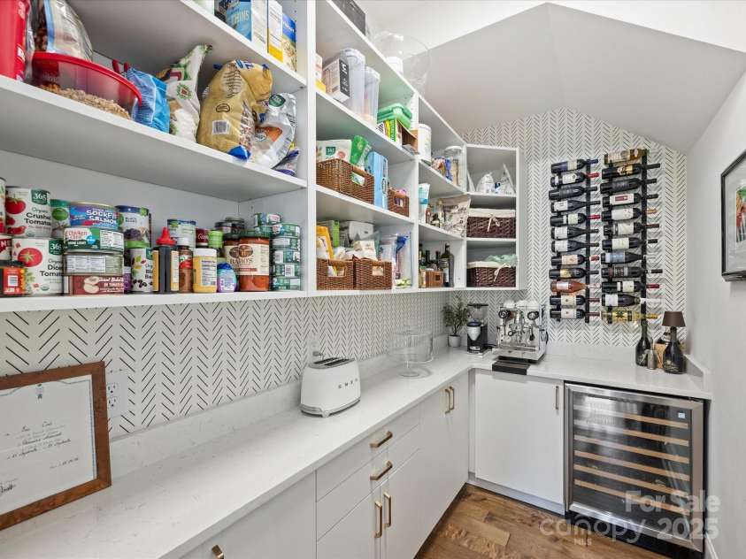 13627 Tranquil Day Drive, Matthews, NC 28105.  MLS# CAR4285895, YatesRealty ID 3613. Scullery