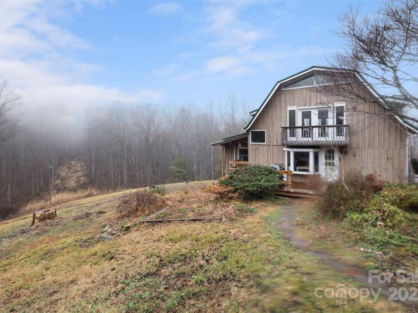 255 & 257 Crescent Street, Saluda, NC 28773.  MLS# CAR4218749, YatesRealty ID 3613. 255 Crescent