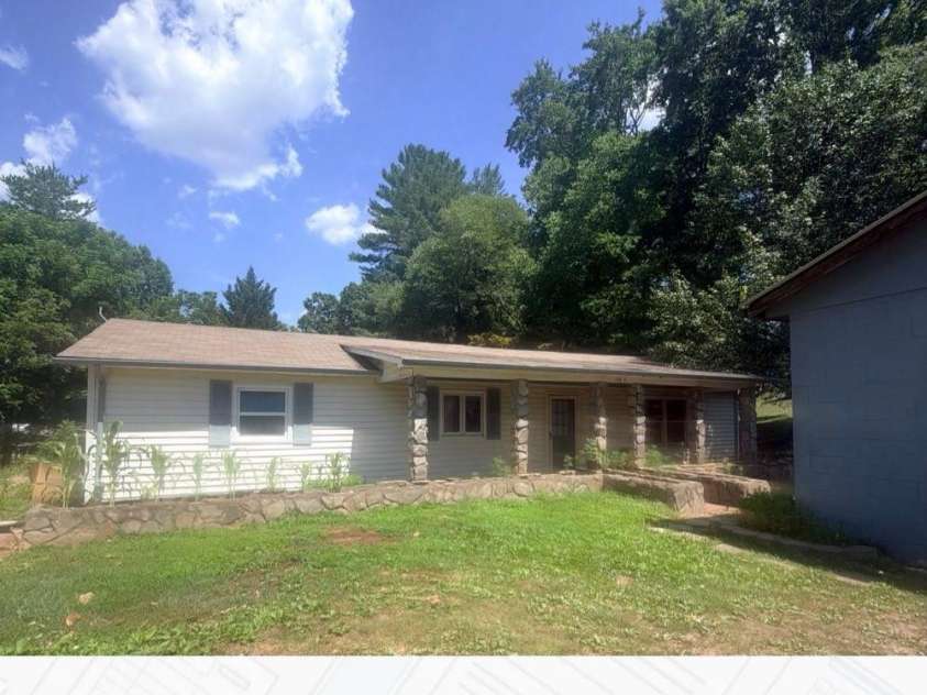 103 Locust Street, Connelly Springs, NC 28612.  MLS# CAR4402728, YatesRealty ID 36130. 