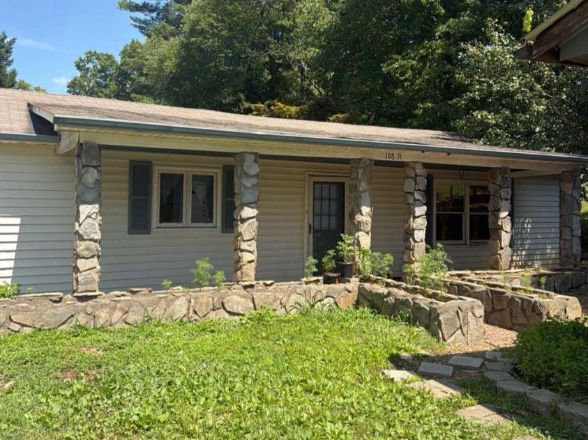 103 Locust Street, Connelly Springs, NC 28612.  MLS# CAR4402728, YatesRealty ID 36130. 