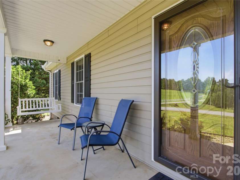 4795 Mountain Run Drive, Lenoir, NC 28645.  MLS# CAR4397442, YatesRealty ID 36133. 