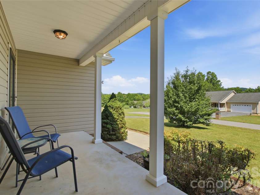 4795 Mountain Run Drive, Lenoir, NC 28645.  MLS# CAR4397442, YatesRealty ID 36133. 