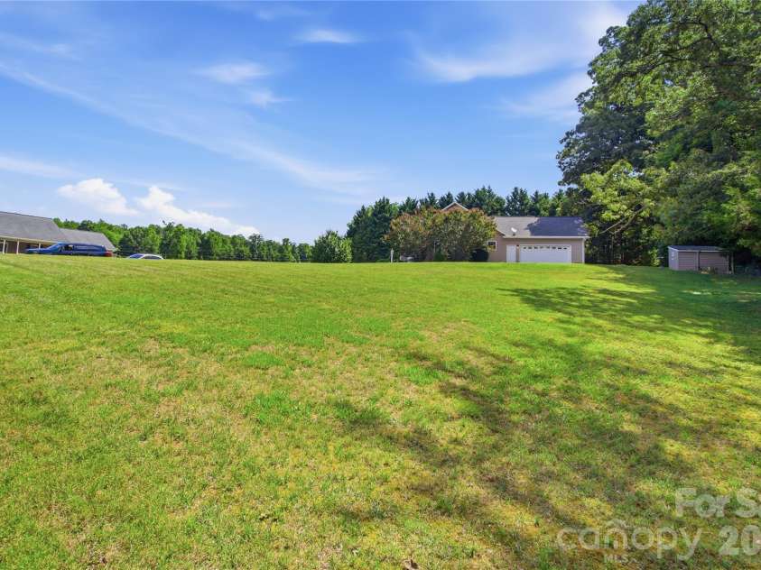 4795 Mountain Run Drive, Lenoir, NC 28645.  MLS# CAR4397442, YatesRealty ID 36133. 