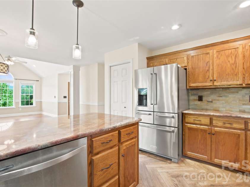 4795 Mountain Run Drive, Lenoir, NC 28645.  MLS# CAR4397442, YatesRealty ID 36133. 