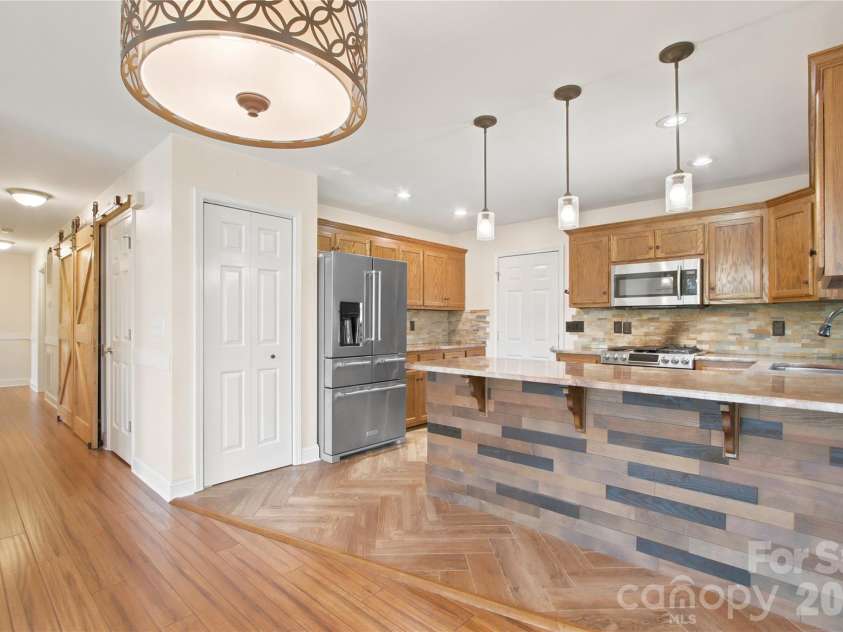 4795 Mountain Run Drive, Lenoir, NC 28645.  MLS# CAR4397442, YatesRealty ID 36133. 