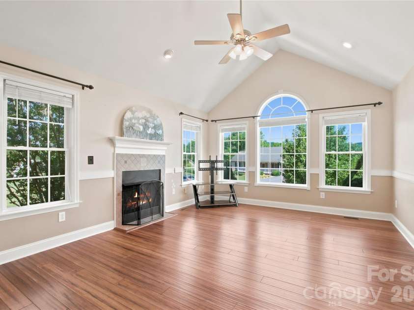 4795 Mountain Run Drive, Lenoir, NC 28645.  MLS# CAR4397442, YatesRealty ID 36133. 