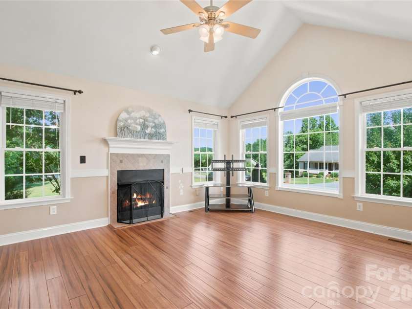4795 Mountain Run Drive, Lenoir, NC 28645.  MLS# CAR4397442, YatesRealty ID 36133. 