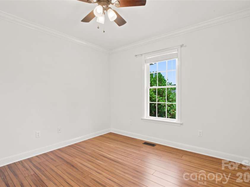 4795 Mountain Run Drive, Lenoir, NC 28645.  MLS# CAR4397442, YatesRealty ID 36133. 
