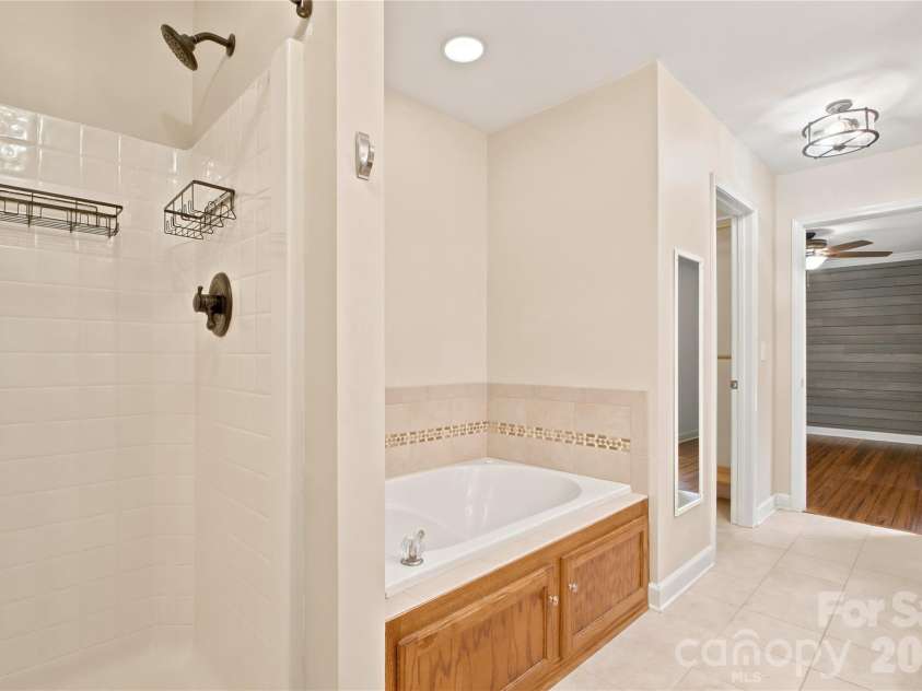 4795 Mountain Run Drive, Lenoir, NC 28645.  MLS# CAR4397442, YatesRealty ID 36133. 