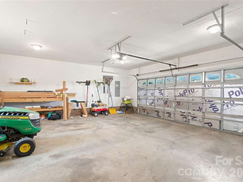 4795 Mountain Run Drive, Lenoir, NC 28645.  MLS# CAR4397442, YatesRealty ID 36133. 