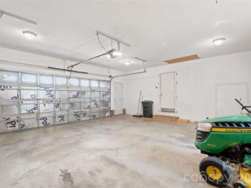 4795 Mountain Run Drive, Lenoir, NC 28645.  MLS# CAR4397442, YatesRealty ID 36133. 
