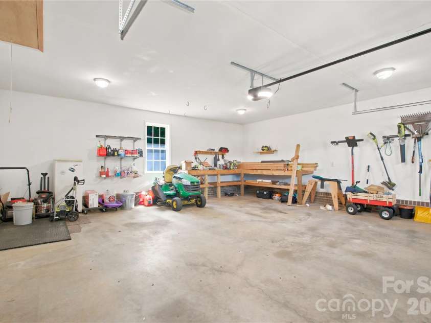 4795 Mountain Run Drive, Lenoir, NC 28645.  MLS# CAR4397442, YatesRealty ID 36133. 