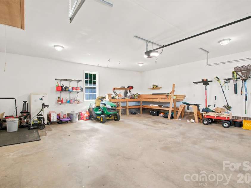 4795 Mountain Run Drive, Lenoir, NC 28645.  MLS# CAR4397442, YatesRealty ID 36133. 
