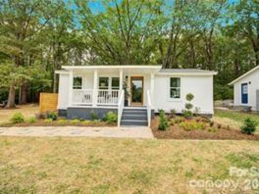 515 Roberts Avenue, York, SC 29745.  MLS# CAR4403081, YatesRealty ID 36134. 