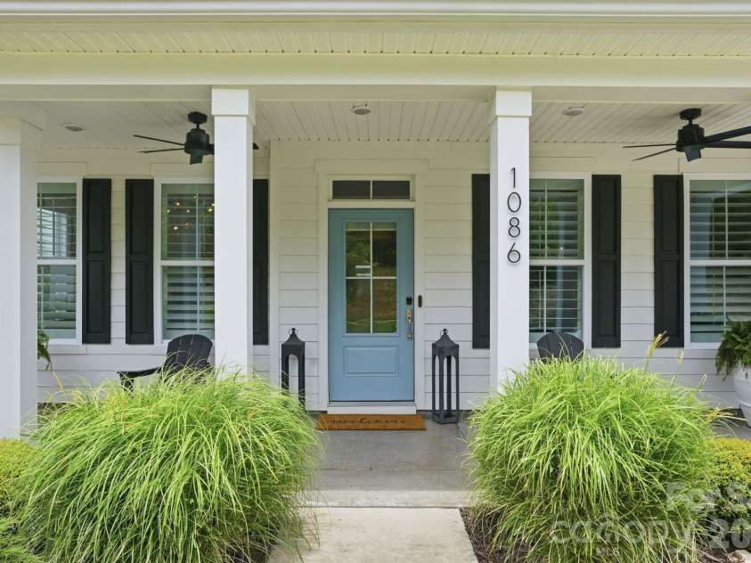 1086 Weir Court, Fort Mill, SC 29708.  MLS# CAR4395947, YatesRealty ID 36136. 