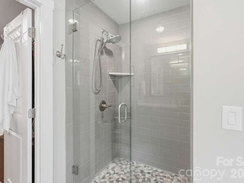 1086 Weir Court, Fort Mill, SC 29708.  MLS# CAR4395947, YatesRealty ID 36136. 