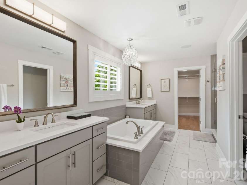 1086 Weir Court, Fort Mill, SC 29708.  MLS# CAR4395947, YatesRealty ID 36136. 