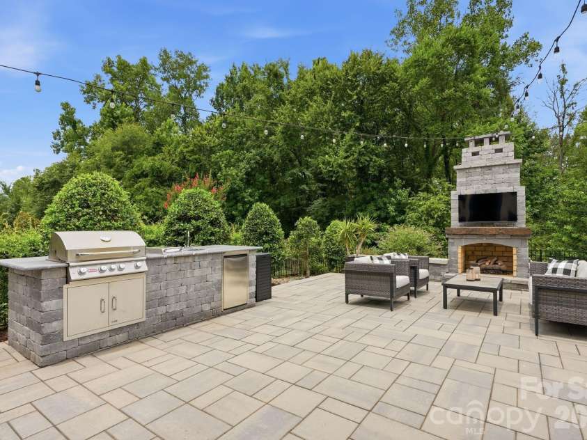 1086 Weir Court, Fort Mill, SC 29708.  MLS# CAR4395947, YatesRealty ID 36136. 