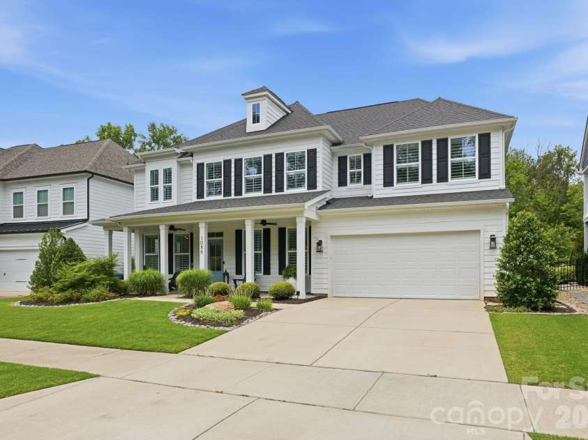 1086 Weir Court, Fort Mill, SC 29708.  MLS# CAR4395947, YatesRealty ID 36136. 