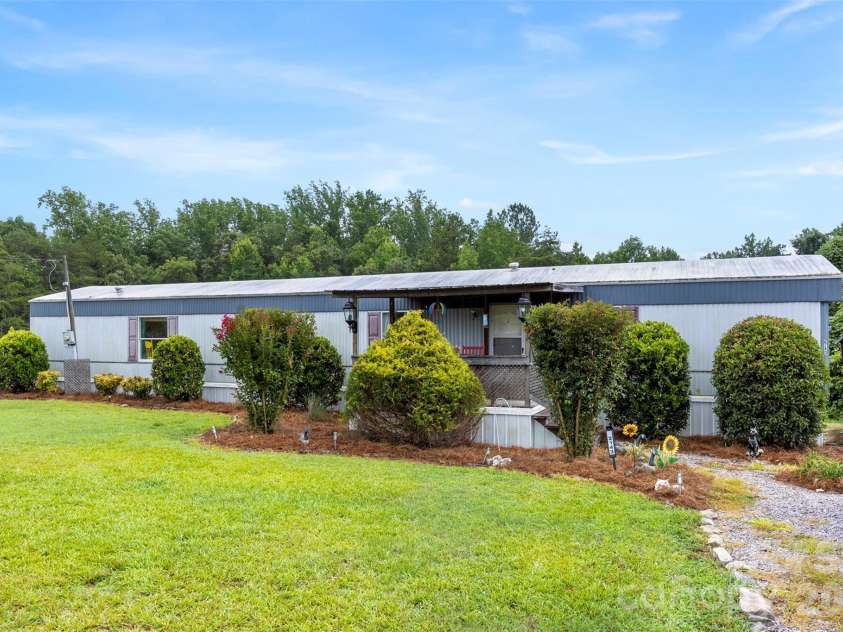 2143 Templeton Road, Clover, SC 29710.  MLS# CAR4398343, YatesRealty ID 36137. 